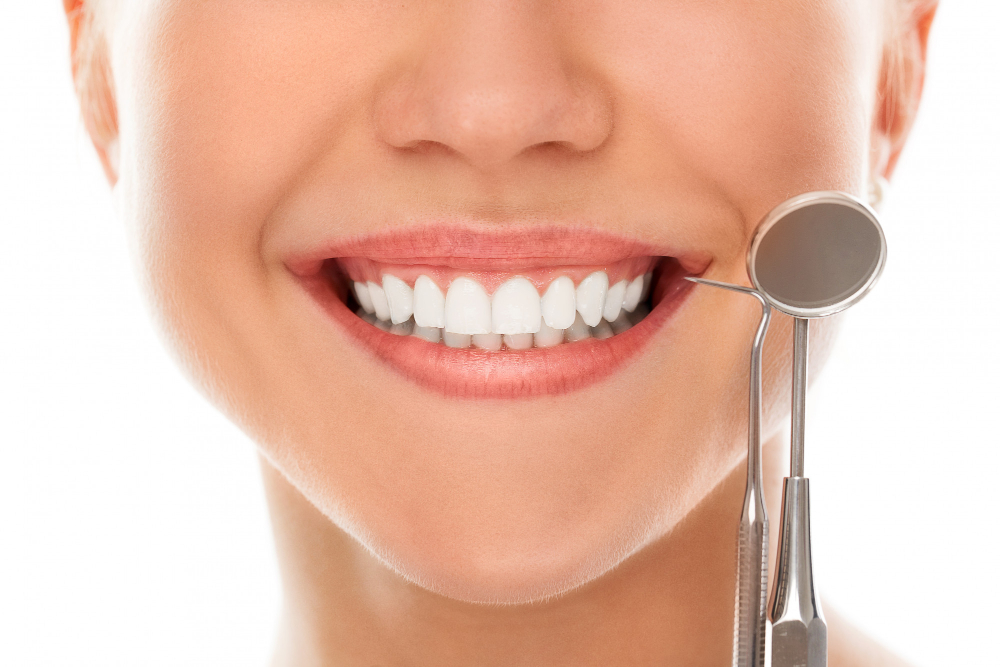 Zdrowie jamy ustnej to nie tylko kwestia pięknego uśmiechu, ale także ogólnego dobrostanu organizmu. Dlatego warto zwracać uwagę na kilka ważnych zasad, aby uniknąć poważnych problemów z zębami.